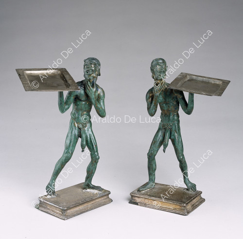 Bronze statuettes of placentarii
