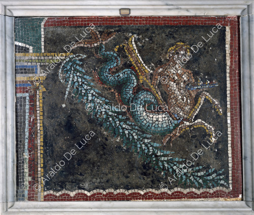Mosaico decorativo con Tritone