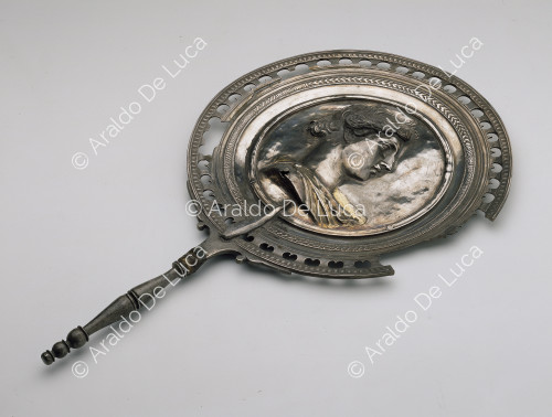 Silberspiegel mit Büste des Apollo