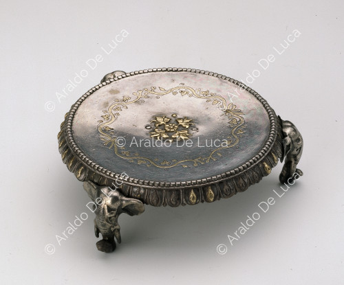 Silver plate decorated with floral motifs