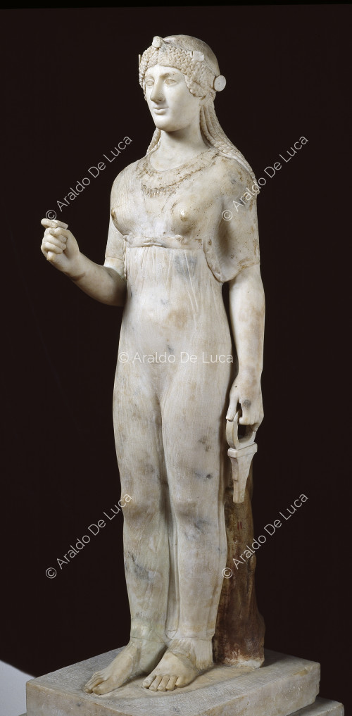 Marble statue of Isis