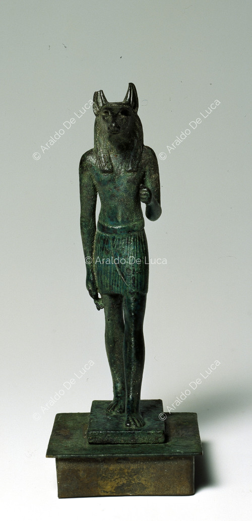 Estatuilla de bronce del dios Abeja