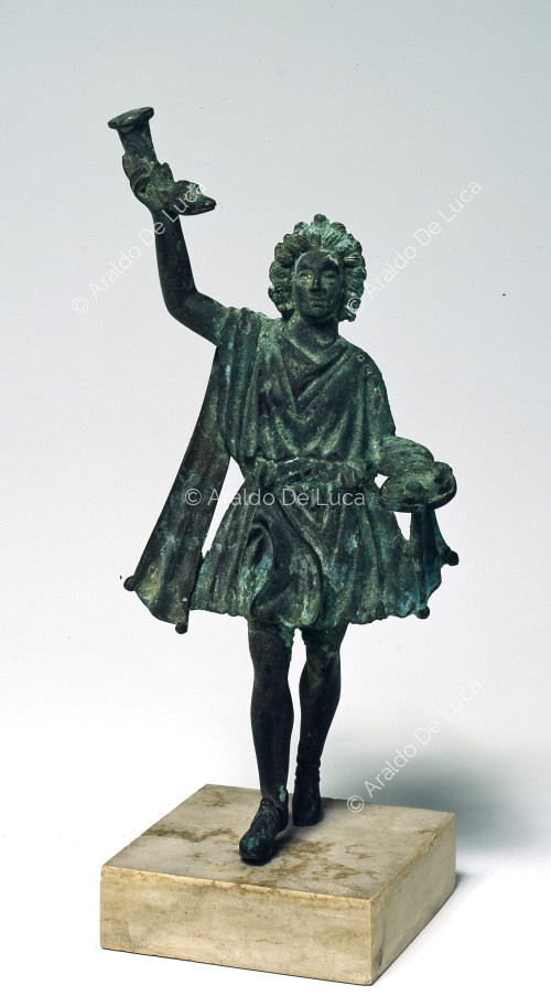 Estatuilla de bronce de Lare