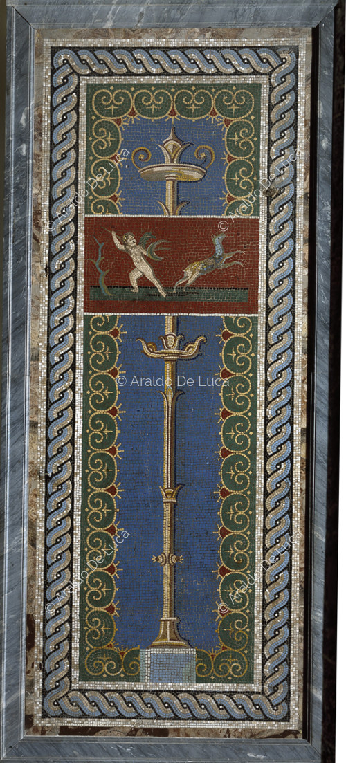 Mosaico con Cupido cacciatore e candelabro