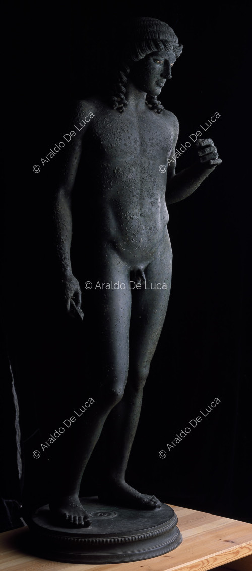 Statue en bronze d'Apollon le cithariste