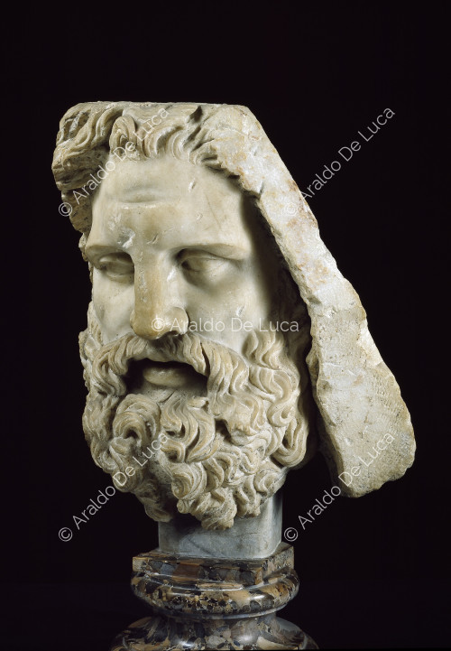 Busto de mármol de Júpiter