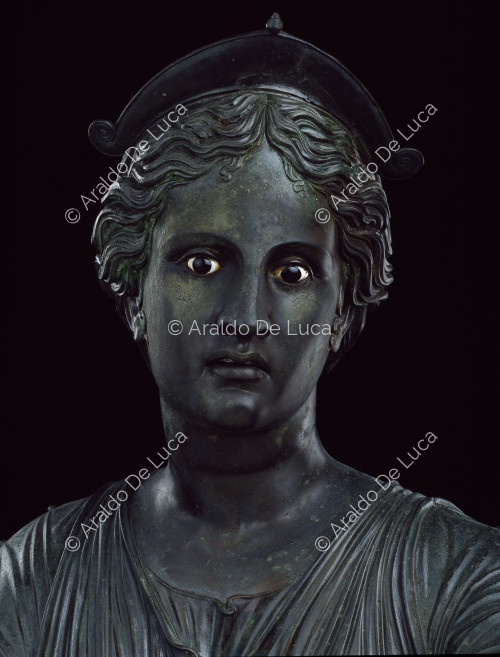 Bronze bust of Diana. Detail