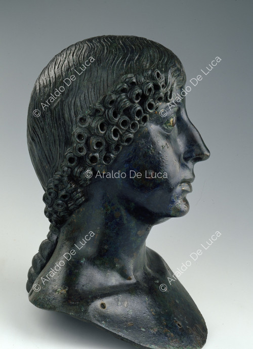 Busto ritratto femminile in bronzo