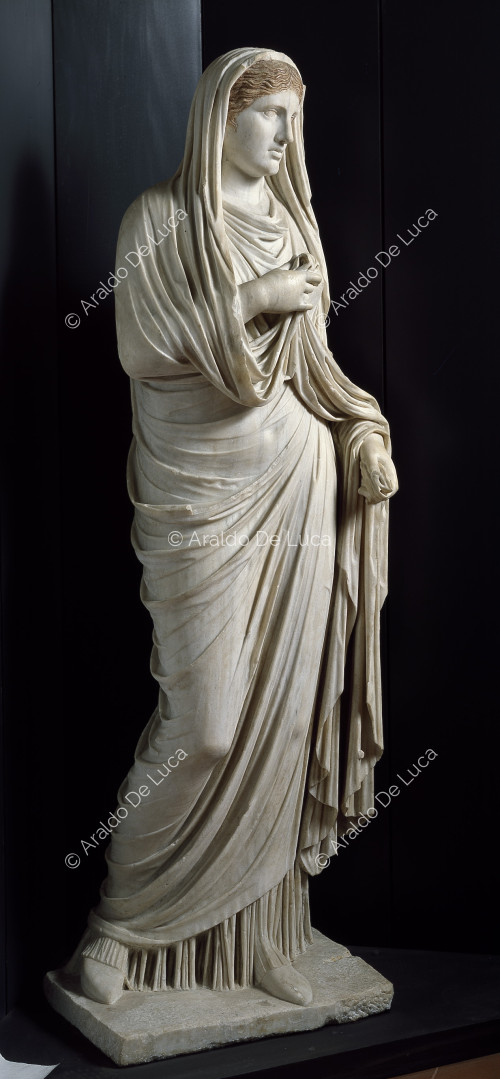 Statue en marbre d'Eumachie