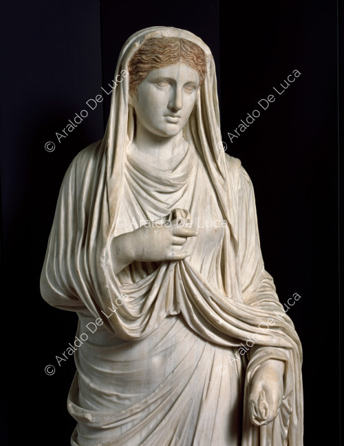 Statue en marbre d'Eumachie. Détail de la statue