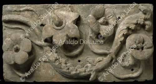 Terracotta slab with flowers