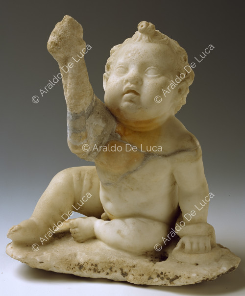 Estatuilla de mármol de Hércules de niño