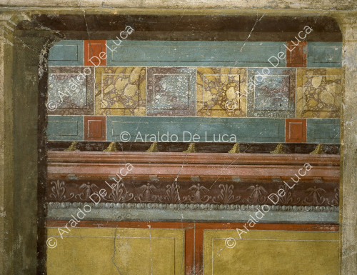 Villa of Poppaea. Tuscanic atrium. Central wall fresco