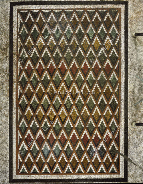 Villa de Oplonti. Triclinio. Mosaico del suelo
