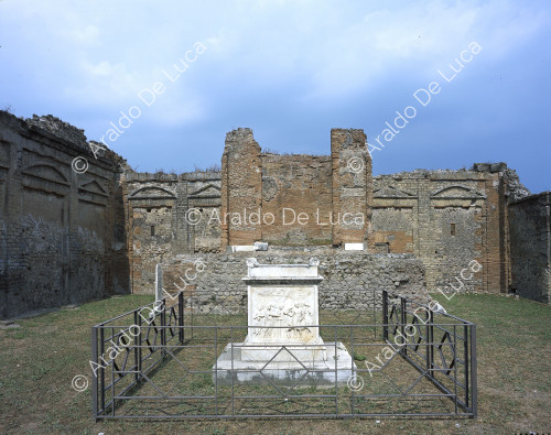 Altare del Tempio di Vespasiano 
