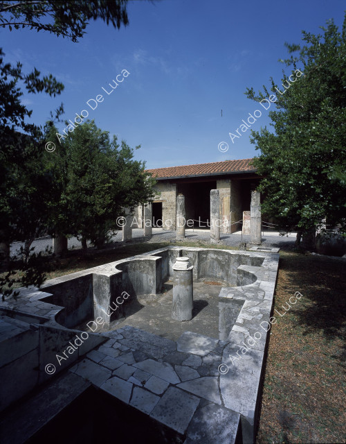 House of Meleager. Central fountain