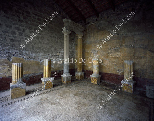 Casa di Meleagro. Oecus in IV stile con colonne