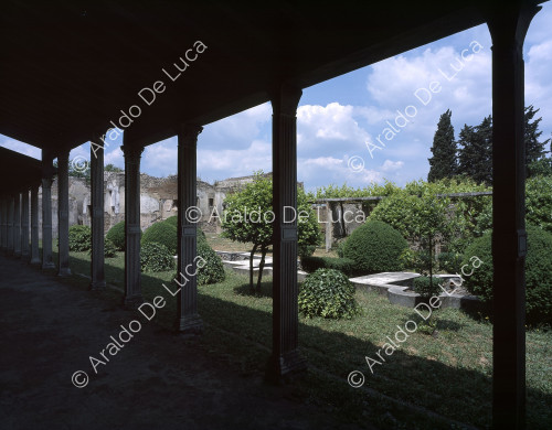 House of Julia Felix. Peristyle and garden