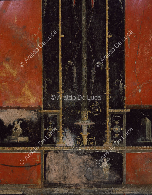 Maison des Vettii. Frise du Triclinium. Fresque avec des cupidons. Détail avec candélabres dorés