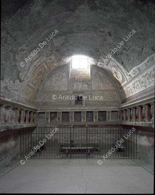 Forum Baths. Male sector. Tepidarium. Detail of the south side
