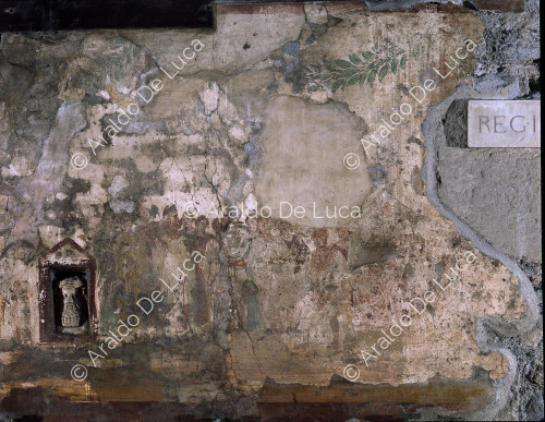 Via dell'Abbondanza. Werkstatt des Verecundus. Fresko mit Cybele. Ausschnitt