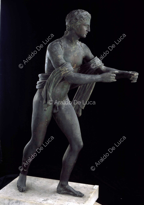 Statua in bronzo di Apollo Saettante