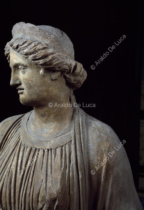 Estatua de arcilla de Hygieia. Detalle del busto