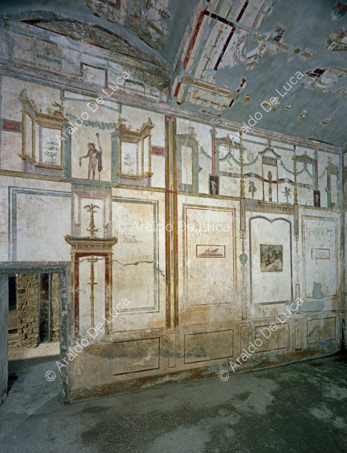 Haus des Julius Polybius. Oecus mit Fresken im Stil der IV.
