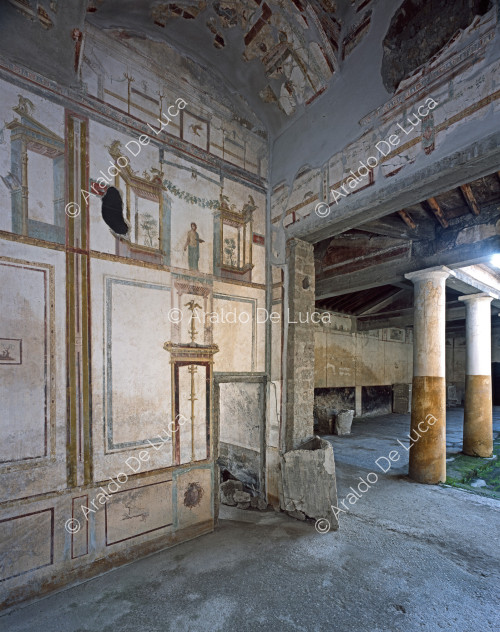 House of Julius Polybius. Oecus with frescoes in the IV style