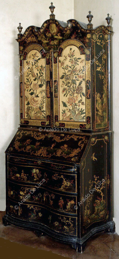 Trumeau, two-body lacquer cabinet