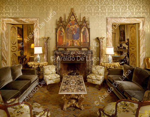 Fireplace with gold background triptych by Matteo Pacini
