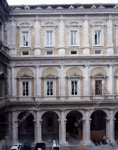 Farnese Palace. Facada. Detail
