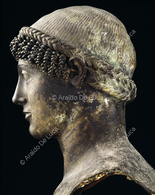 Buste de kouros identifié à Apollon