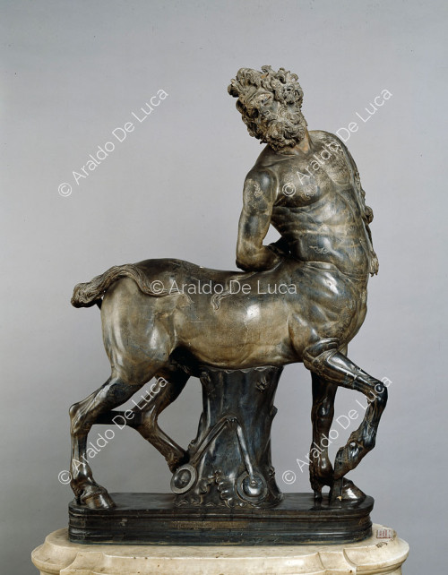 Statue du vieux centaure