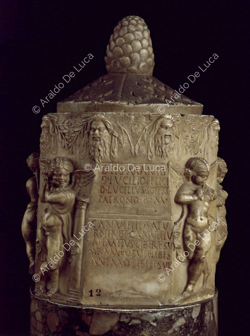 Cinerary urn of D. Lucilius Felix
