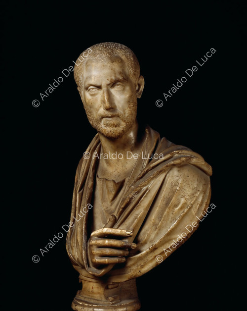 Busto masculino del siglo III
