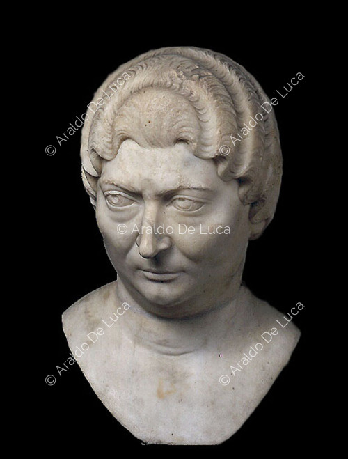 Retrato de busto femenino