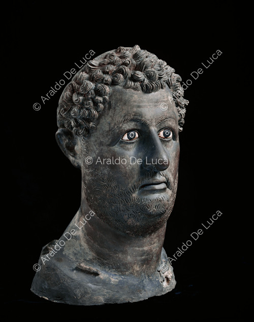 Testa in bronzo dell'Imperatore Adriano