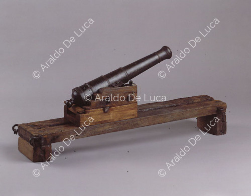 Cannoncino in ferro di rovere e legno
