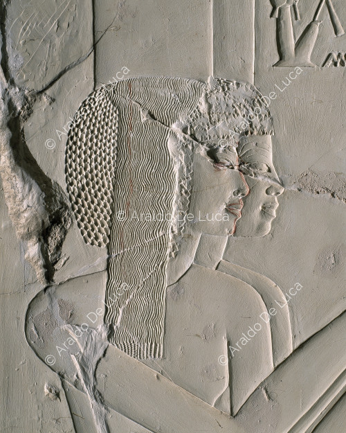 Due delle otto principesse che compiono libagioni per la festa sed di Amenhotep III