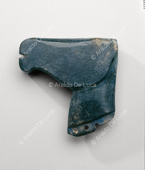Decorative element with the shape of a horse head