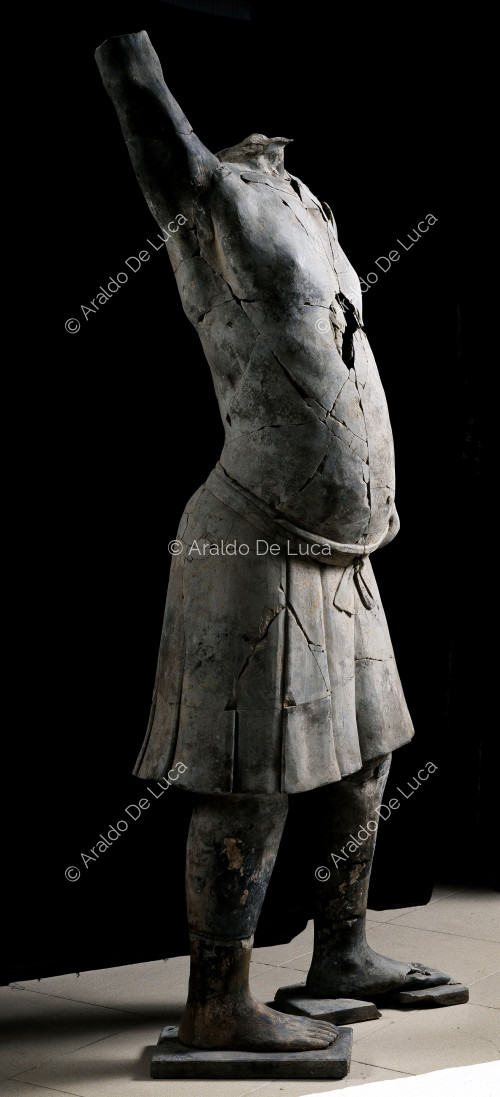 Ejército de Terracota. Estatua nº 3, Acróbata