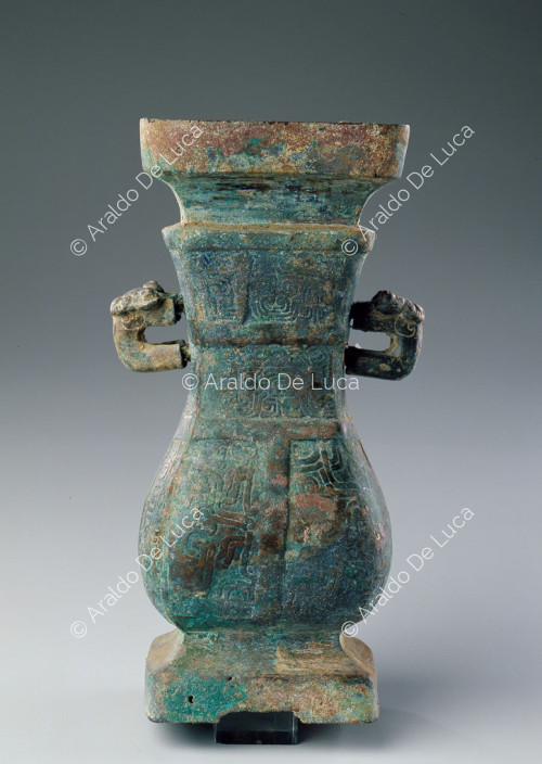 Model of a ritual hu - Two-handled vase