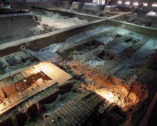 Terracotta Army. Graves being excavated