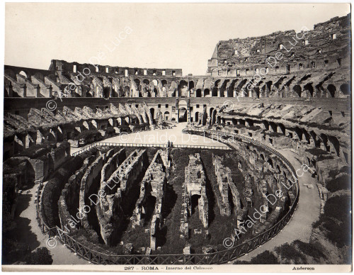 Roma interno del Colosseo