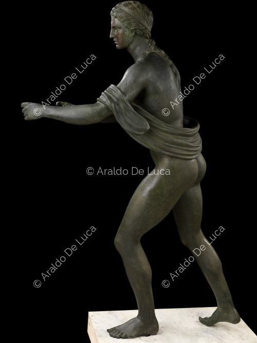 Bronze statue of Apollo darting