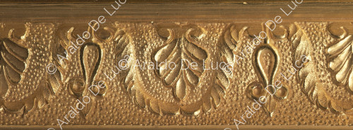 Love and Friendship - Table clock, detail of the frieze vegetable decoration