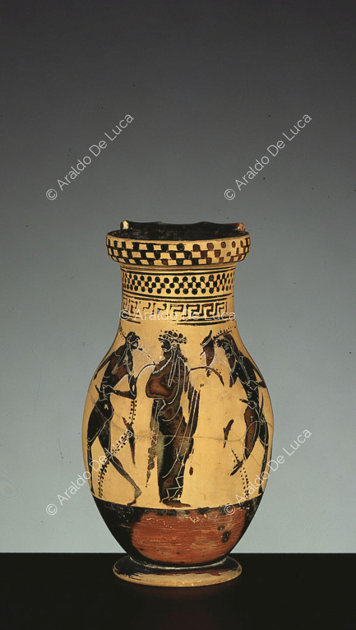 Clay olla with black-figure decoration