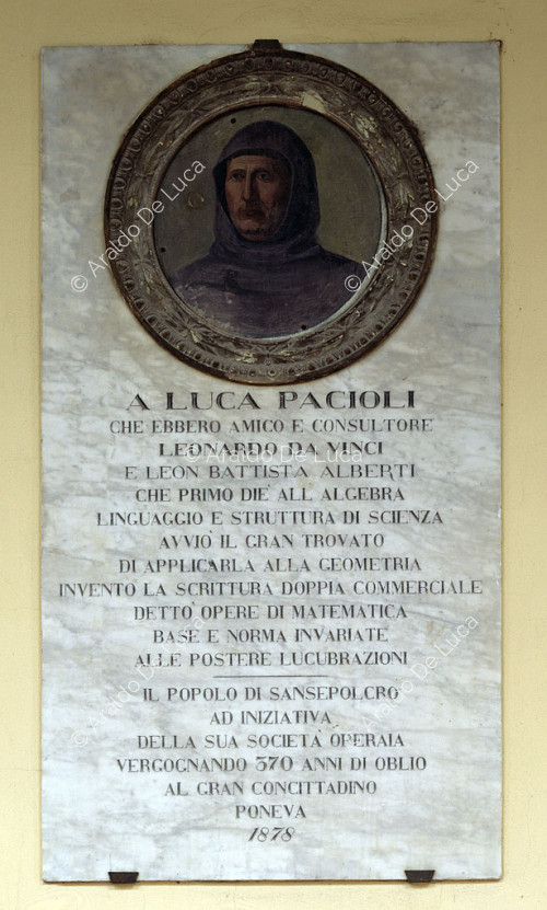 Lapida del matematico Luca Pacioli