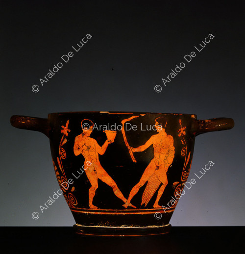 Clay skyphos, red-figure decoration